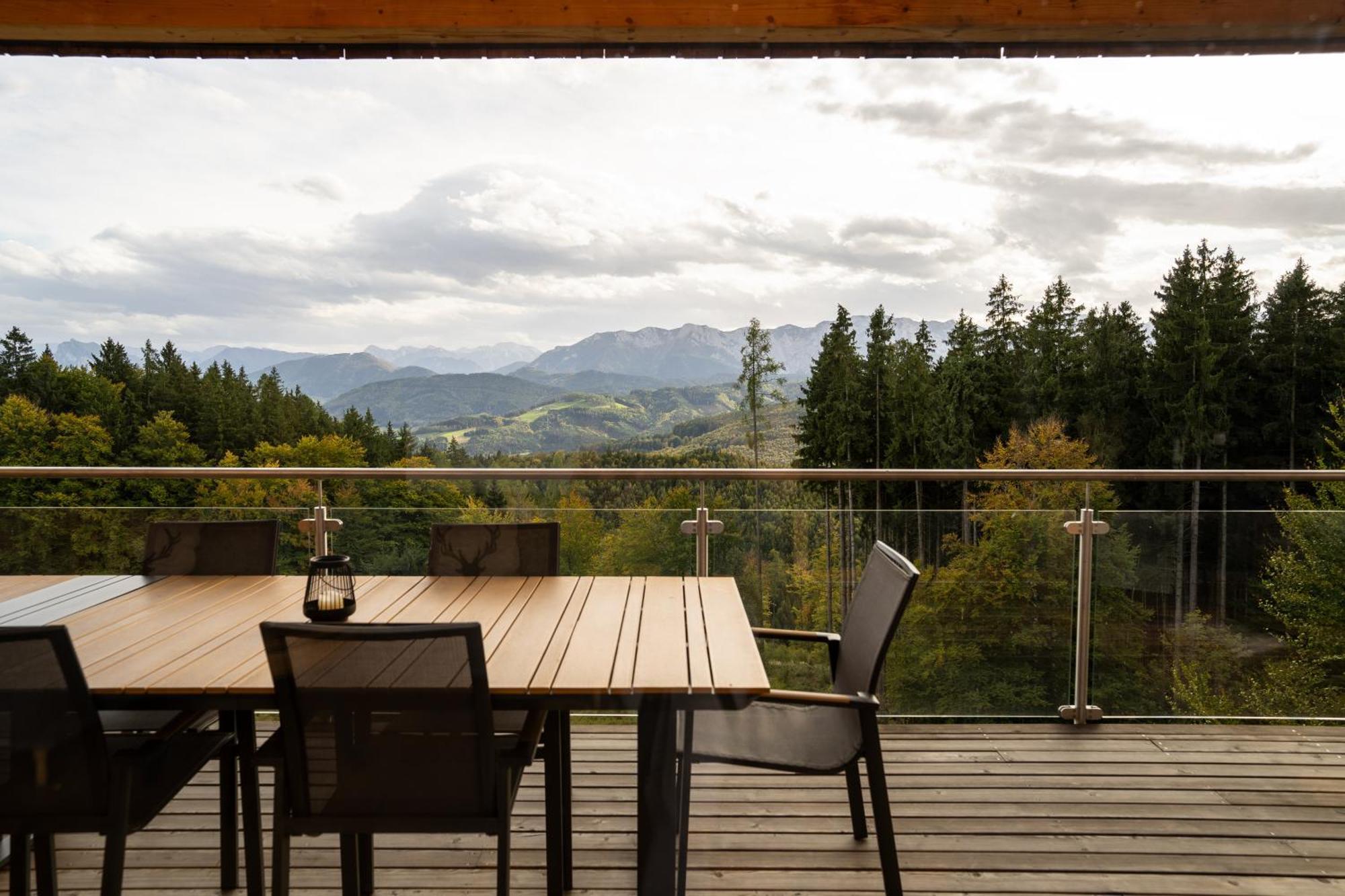 Holzhaus "Zum Schwarz'N" Apartamento Aurach am Hongar Exterior foto