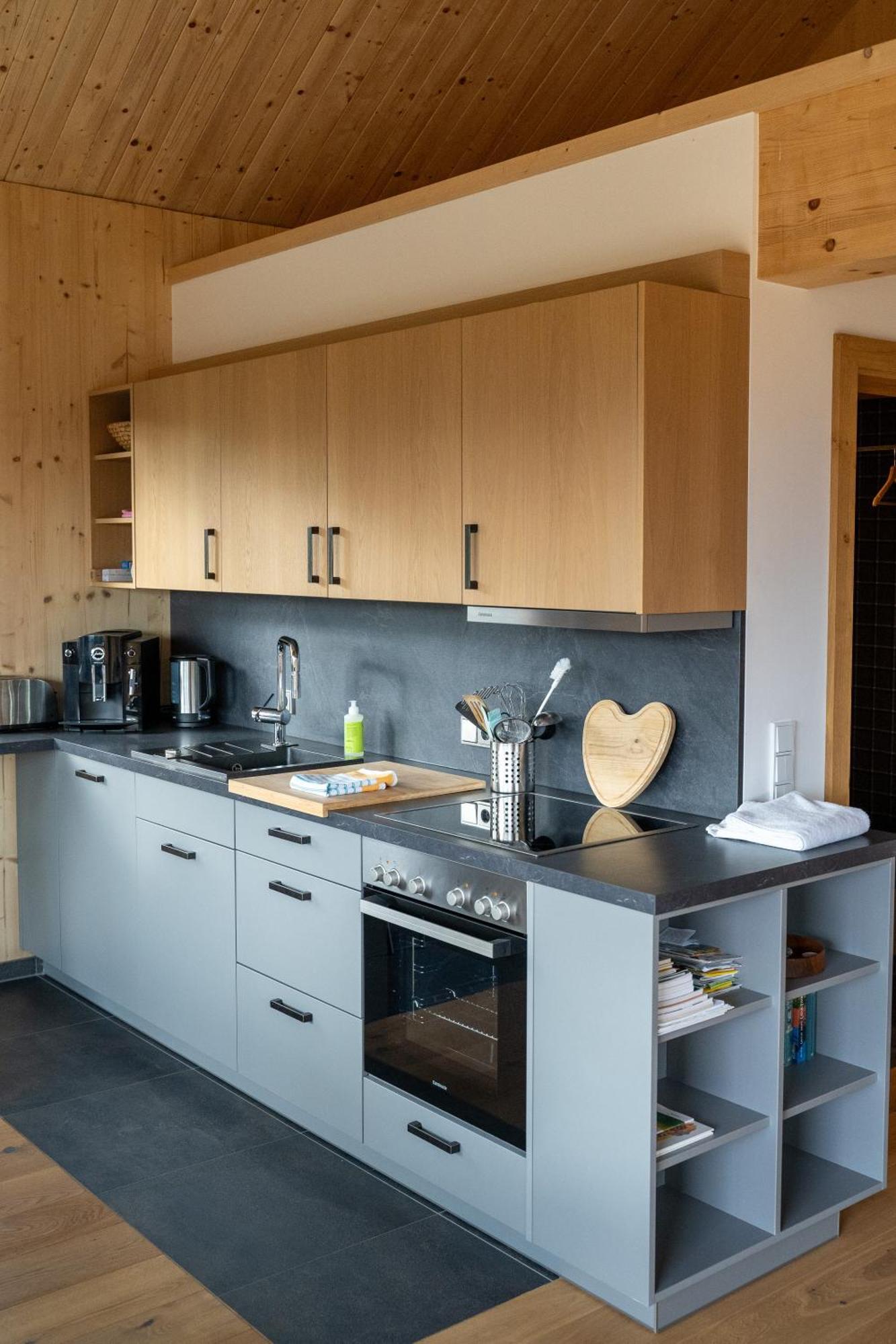 Holzhaus "Zum Schwarz'N" Apartamento Aurach am Hongar Exterior foto