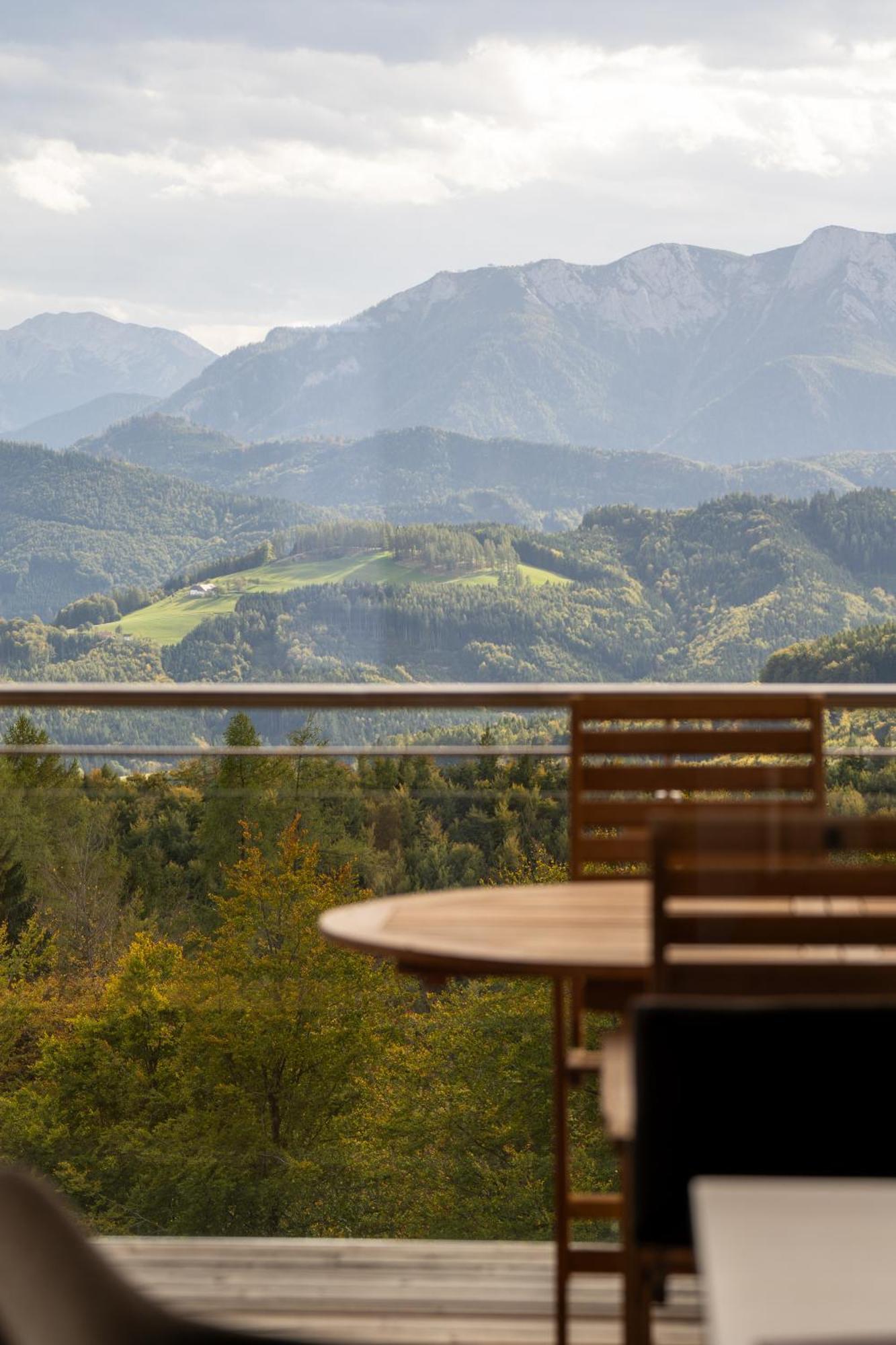 Holzhaus "Zum Schwarz'N" Apartamento Aurach am Hongar Exterior foto