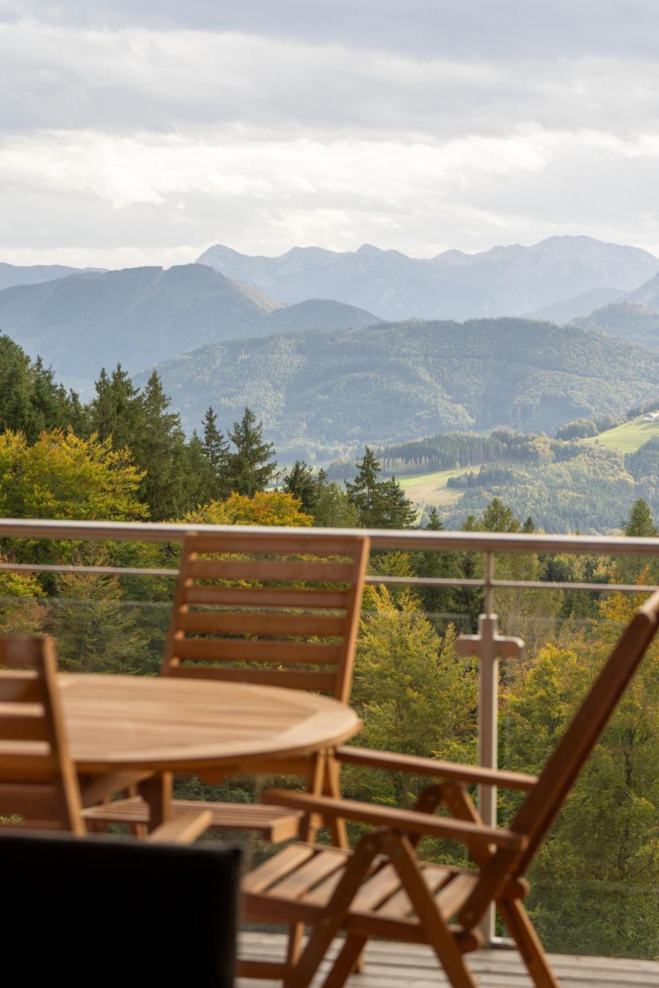 Holzhaus "Zum Schwarz'N" Apartamento Aurach am Hongar Exterior foto