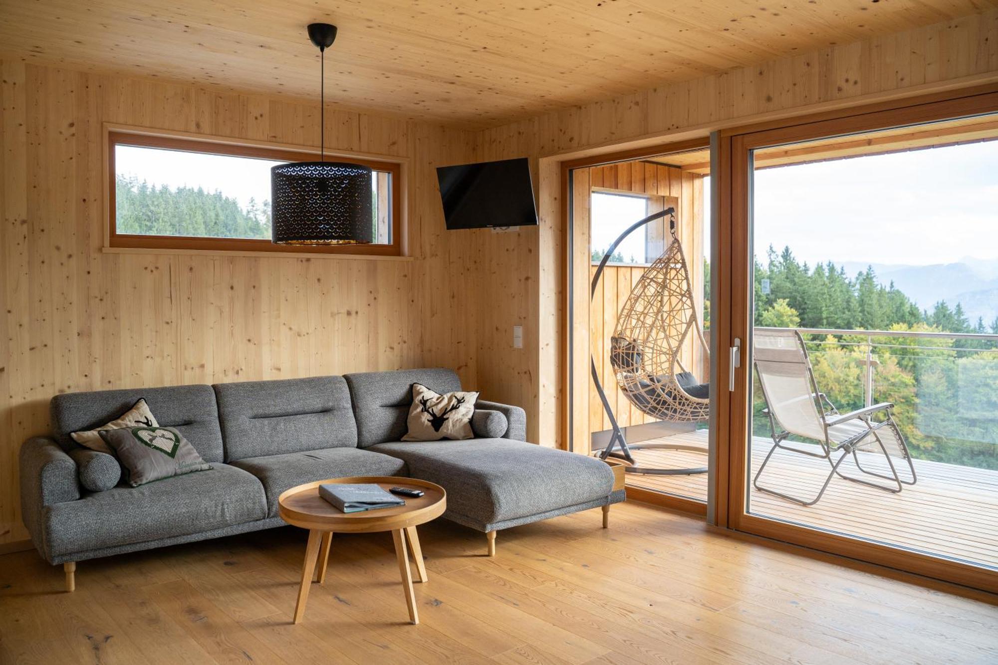 Holzhaus "Zum Schwarz'N" Apartamento Aurach am Hongar Exterior foto