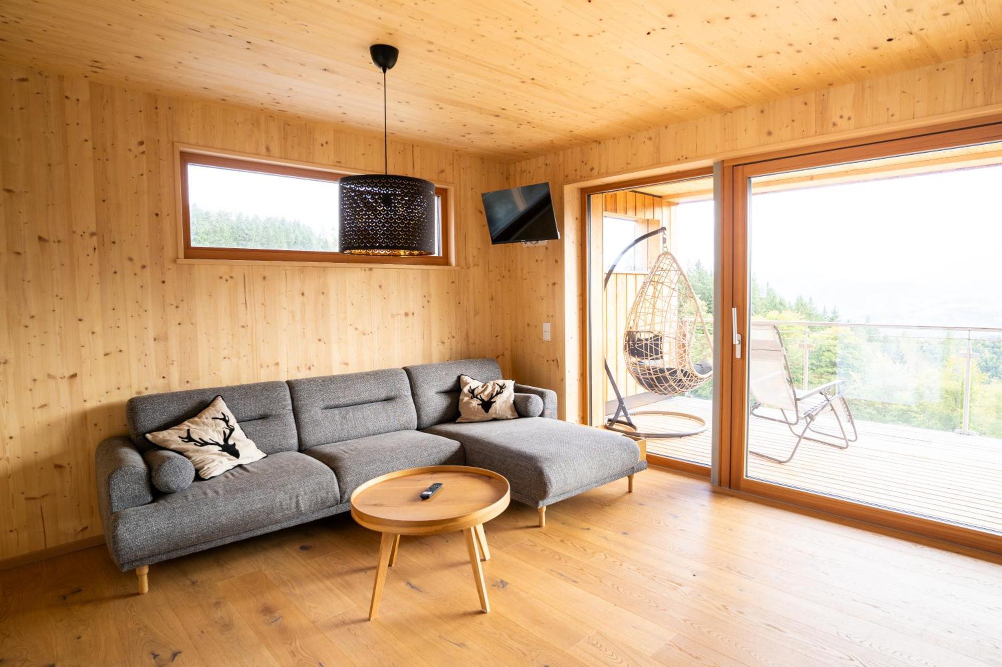 Holzhaus "Zum Schwarz'N" Apartamento Aurach am Hongar Exterior foto